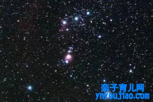 除夕夜三星高照，阖家欢悦辞旧迎新